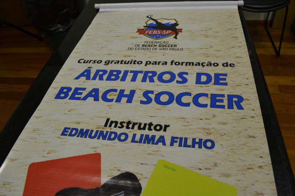 Curso para formação de árbitros de beach soccer